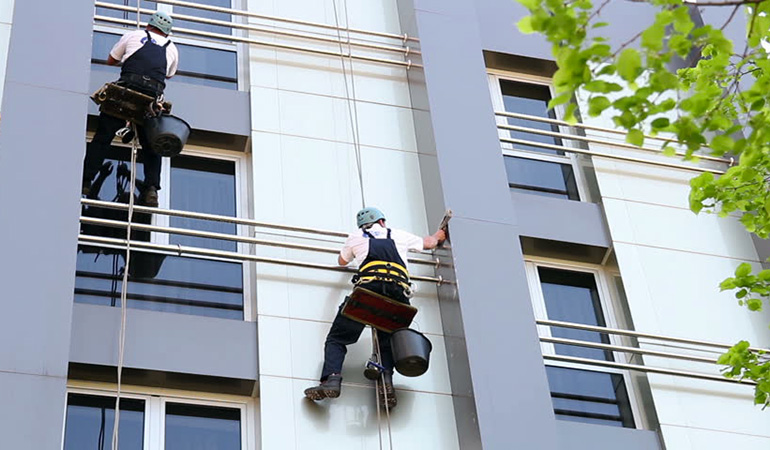 nettoyage de la façade d'un immeuble sur Paris